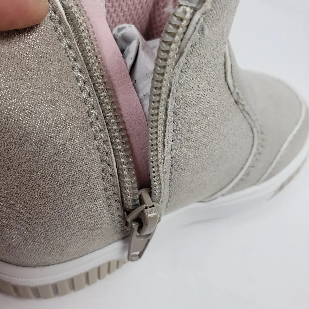 Stride Rite 360 Baby Girl Sz 5M Champagne Shimmering Rainbow Glitter Heart Boots